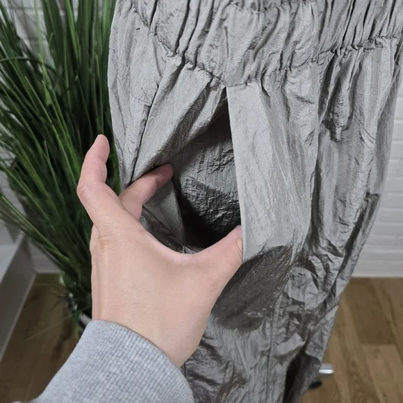 Forever 21 Gray Halographic Sleeveless Cargo Jumpsuit Size Large - Picture 13 of 16